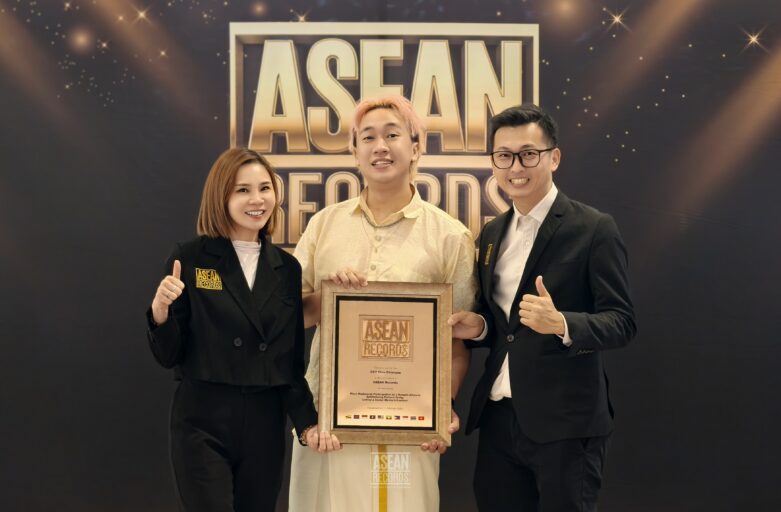 Social Media Influencer CCY (Chin ChianYao) Recognised by ASEAN REcords for Most Multiracial Participation in a Rangoli Artwork Symbolising Cultural Unity Social Media Influencer CCY (Chin ChianYao) Recognised by ASEAN REcords for Most Multiracial Participation in a Rangoli Artwork Symbolising Cultural Unity