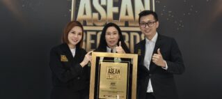ES Premium Honoured by ASEAN Records for the Highest-Valued Car Number Plate on a Test-Drive Vehicle