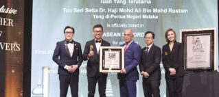 Tun Seri Setia Dr. Haji Mohd Ali bin Mohd Rustam Honoured at ASEAN Records Gala Night 2025 Tun Seri Setia Dr. Haji Mohd Ali bin Mohd Rustam Honoured at ASEAN Records Gala Night 2025