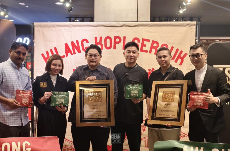 Aik Cheong Coffee Recognised by ASEAN Records for Two Groundbreaking Industry Milestones