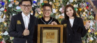 HUUHA Land Officially Recognised by ASEAN Records for Creating the Most Malaysia Culture–Themed Wishing Ornament Cards Hung on an Outdoor Christmas Tree at a Christmas Bazaar