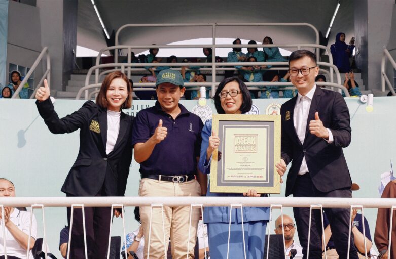 Persatuan Pandu Puteri Malaysia Recognised by ASEAN Records for Largest Girl Guide Camp in a Stadium Setting