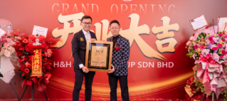LE AURA by H&H Health Group Recognised by ASEAN Records for Achieving the Highest Perfume Sales via Brand-Owned Live Commerce within 24 Hours