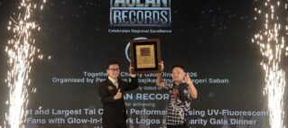 HOU GU Recognised by ASEAN Records for First and Largest UV-Fluorescent Tai Chi Fan Performance at a Charity Gala Dinner